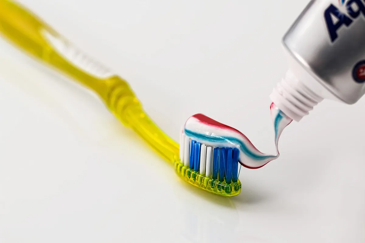 7 Daily Habits for Healthy Teeth and a Bright Smile